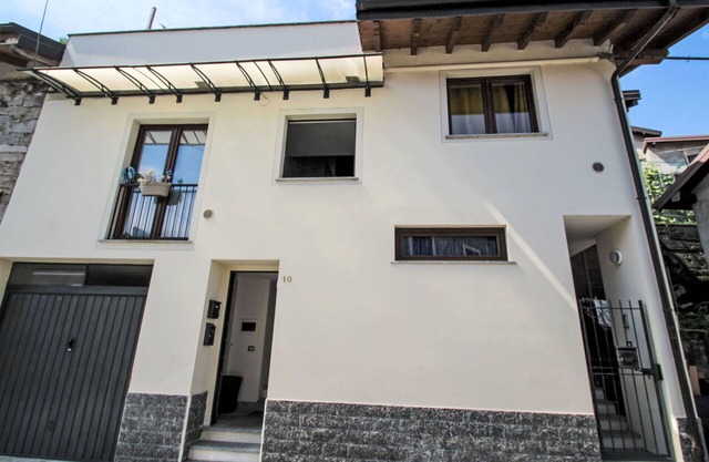 Angenehme Wohnung für 3 Personen mit W-LAN, TV, Terrasse, Haustiere erlaubt und Parkplatz