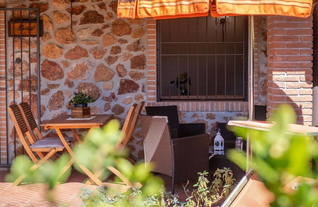 Wohnung in einem Ferienhaus mit W-LAN, Klimaanlage, TV, Terrasse, Haustiere erlaubt, Parkplatz