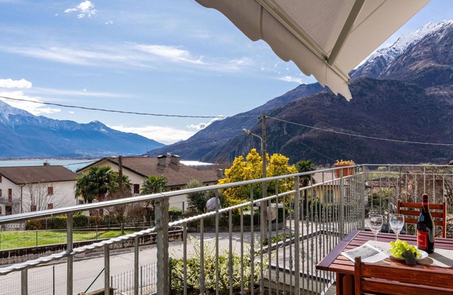 Angenehme Wohnung für 5 Personen mit W-LAN, TV, Balkon und Parkplatz