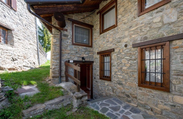Herrliche Wohnung für 6 Gäste mit TV, Balkon und Parkplatz, bei Aosta