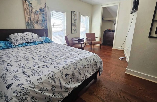 Nice apartment near Whole Foods, Brown University, Miriam Hospital, Downtown