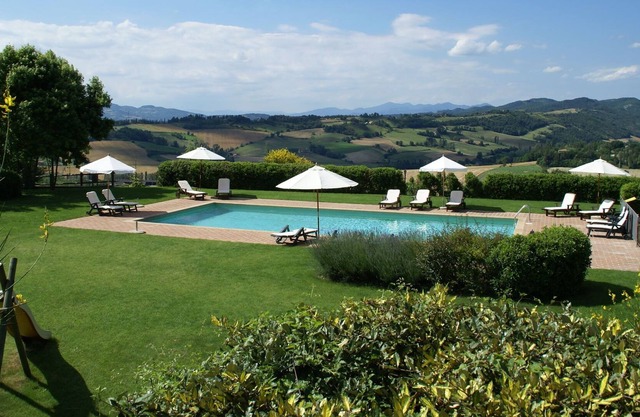 Geräumiges Appartement mit Swimmingpool bei Montone