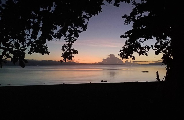 Nice Bungalow by the bay. Spacious and private.