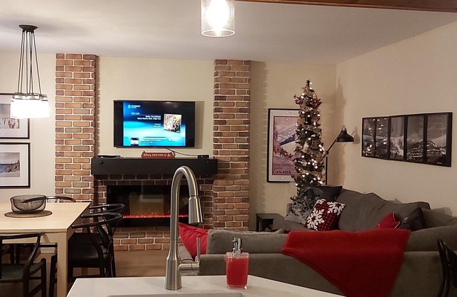 * NETT & GEMÜTLICH * SKI IN / SKI OUT * TREMBLANT VILLAGE * A / C * WIFI * PARKPLATZ