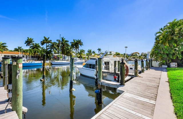 Nice Dock view Getaway