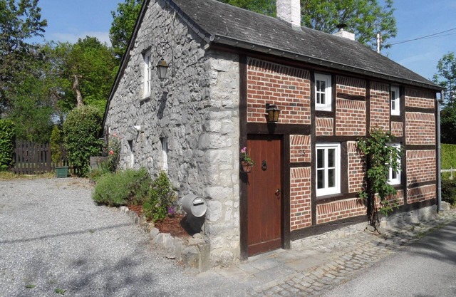 Ferienhaus mit niedrigen Decken in Han-sur-Lesse