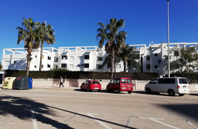 4.Canal Salinas Esc. II bajo pta. 1