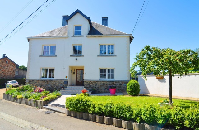 Möbliertes Ferienhaus in Tillet mit eigener Terrasse