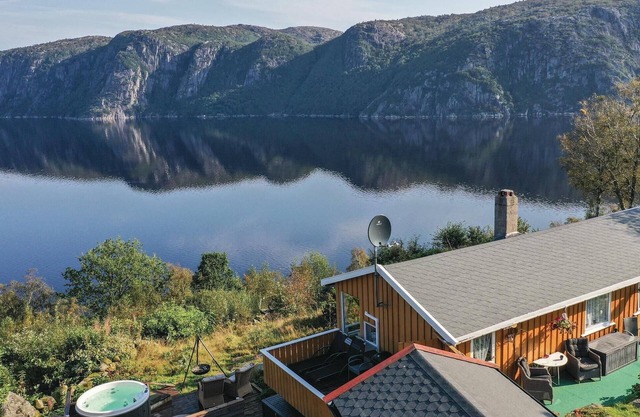 Schönes Haus in Farsund mit WLAN
