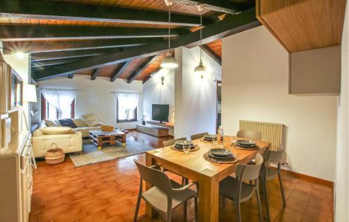 Nice Home In Fraz, Azzida With Wifi