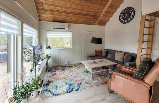 Tolles Haus in Jelsa mit Küche