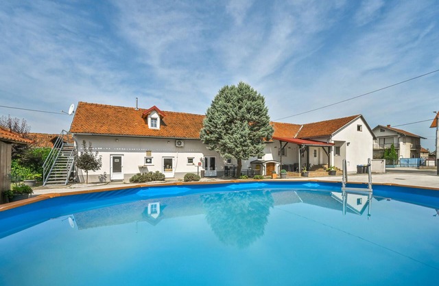 Schönes Haus in Majerje mit Sauna