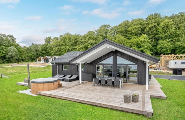 Nice Home In Sjølund With Wifi