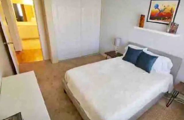Nice house, near airport, Fast Wi-Fi, golf/shop.