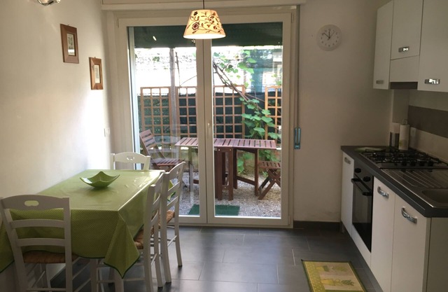Studio-Apartment 50 Meter vom Meer entfernt mit externer Pergola. Preise im Angebot!