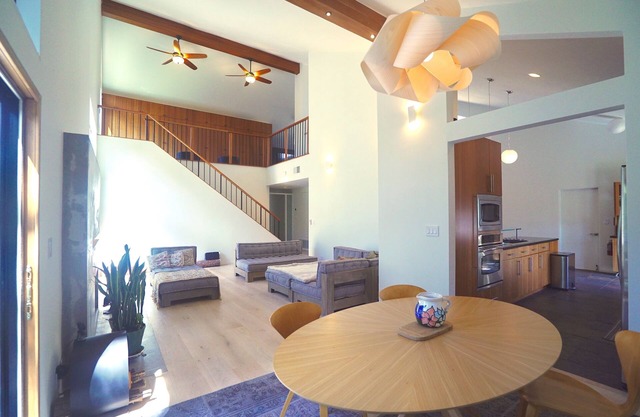 NETT! Ojai Architectural, voller Licht, Whirlpool, Eichen, ruhige Nachbarschaft