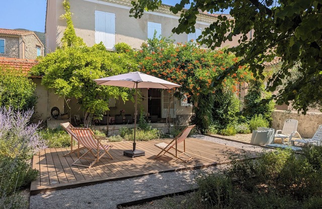Schönes altes Haus mit Garten im Zentrum von Nyons