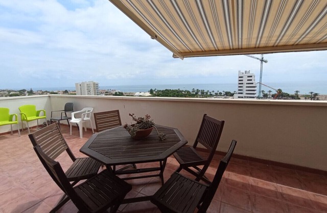NICE PENTHOUSE WITH OVERLOOKING SEA 300 M. BEACH 10 PERS