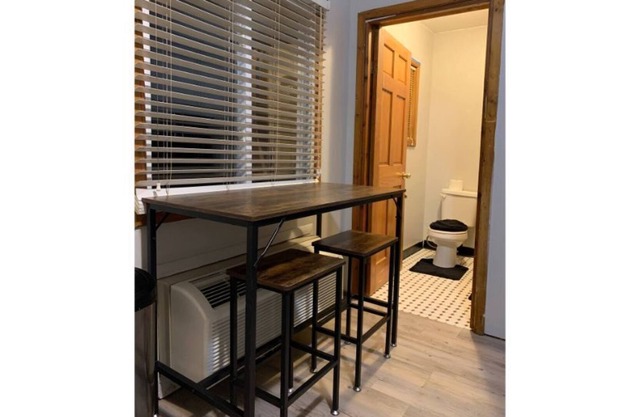 Nice quiet spot Fresh remodeled efficiency apartment #2
