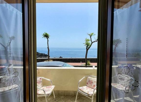 Nice Sicily Little family home