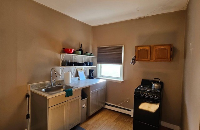 Nice spacious room near Whole Foods, Brown Univer.