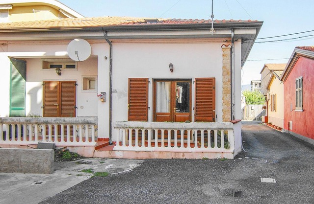 2 Zimmer Unterkunft in Marina di Carrara