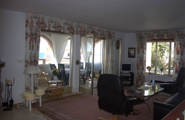 Nice Villa With sea View Close to the Beach