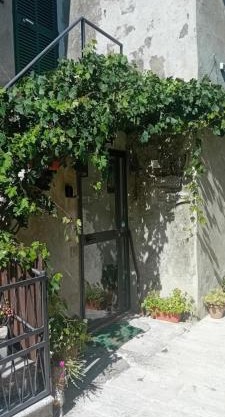 Nicolas House