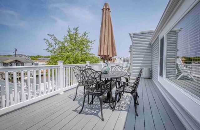 Nicole's Place Beach Haven · Beautiful Waterfront Ranch for 8