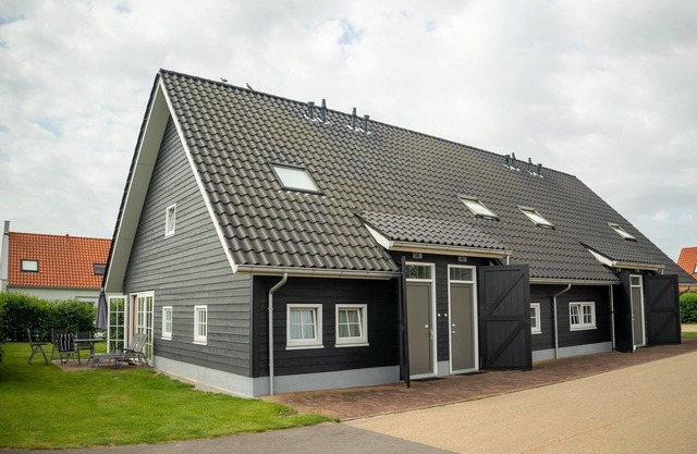 Ferienhaus mit Sauna, 700 m vom Strand entfernt
