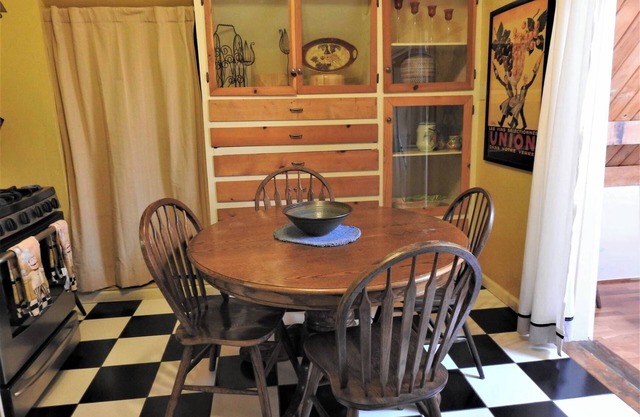 Das Night Owl-Upstairs Apartment im Herzen der Innenstadt!