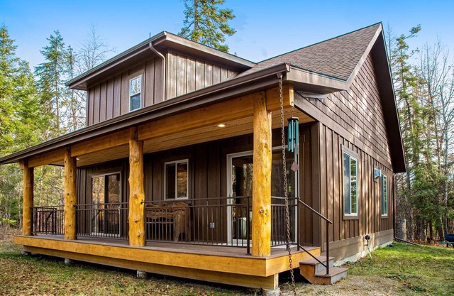 Nine cabins in a scenic, tranquil community - ideal for reunions & retreats