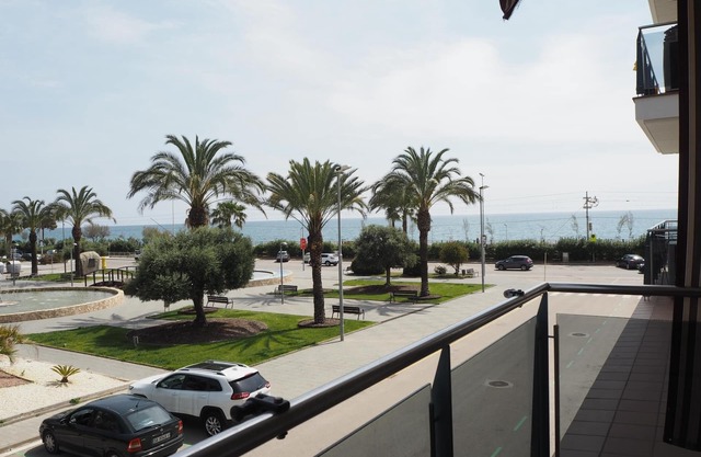 NINFA. Flat with balcony perfect for families with children. Sea views Free wifi