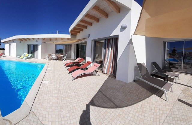 Nira Beach House Eleganz und Charme exklusiver Pool- und Meerblick