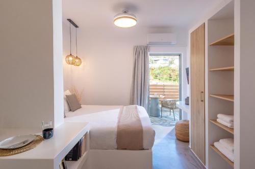 Niriis Mountain View Studio Kymo Batsi