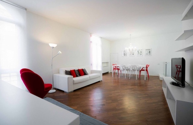 Nizza · Großes, modernes Haus auf 2 Etagen im Herzen von Verona