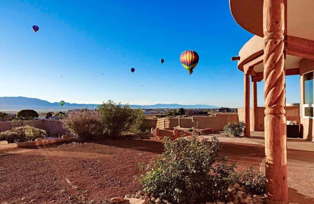 NM Home w/ Mountain Views + Sunrise