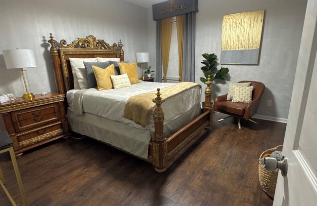 nn"Experience Luxury 1-Bedroom Retreat in Covington with chef inspired kitchen.