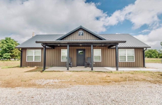 nNice cabin near Bennett Springs: stocked pond, gated entry, family-friendly!