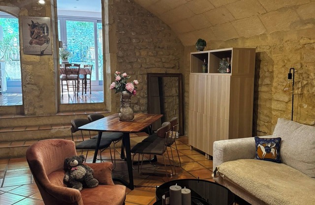 N ° 5 - Historische Wohnung von 70m2 im Herzen des Zentrums mit Garten
