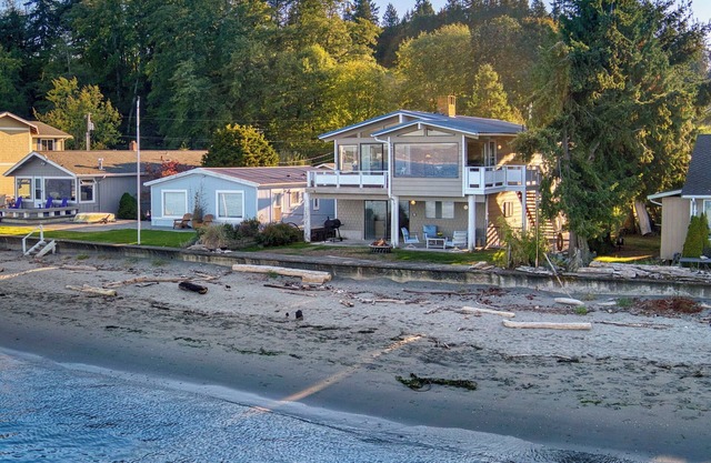 No Bank Waterfront Home - Epic Views and Sandy Beach Await you