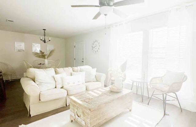 No cleaning fee! Coastal Boho Townhouse central to beach-river-Whiting Field!