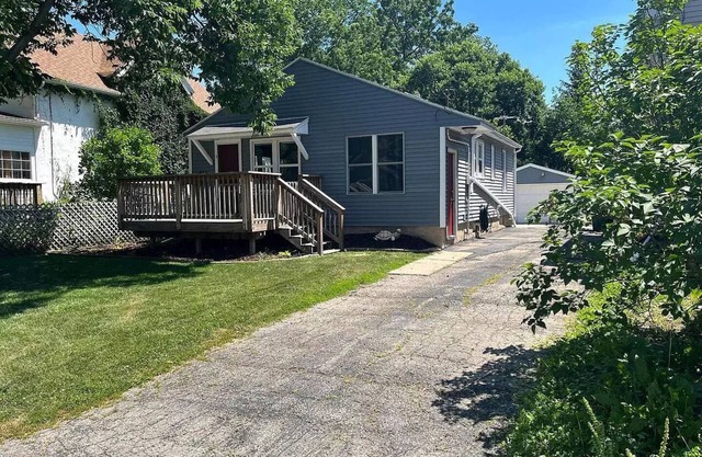 *No Cleaning Fee* East Side Home Kid+Pet Friendly