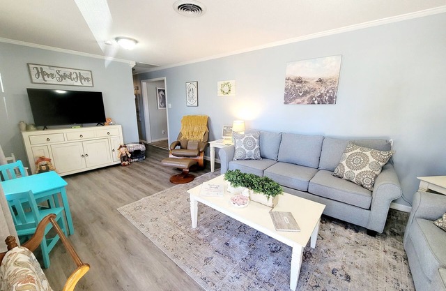 No Cleaning Fee - Steps to Entertainment - King Bed - Family Friendly