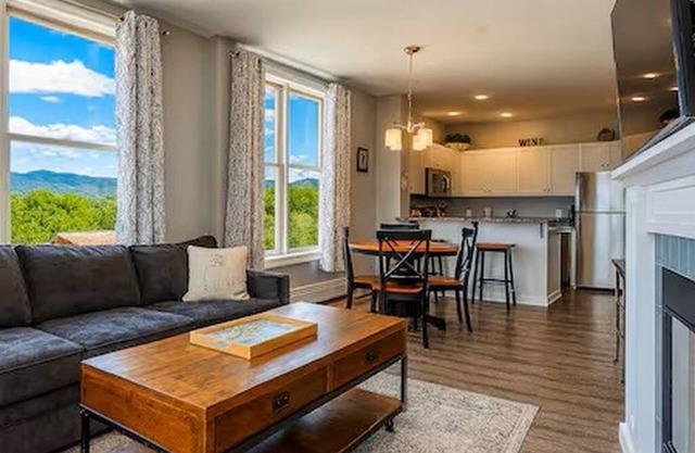 ★No Cleaning Fee★10% OFF★Walk To Mountain★Amenities+