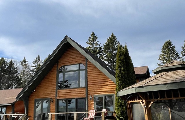 Majestic Log Home auf 400 Meter von Lake Michigan Frontage.