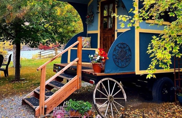 # 1 Gypsy Wagon Winziges Haus am Lachsfluss!