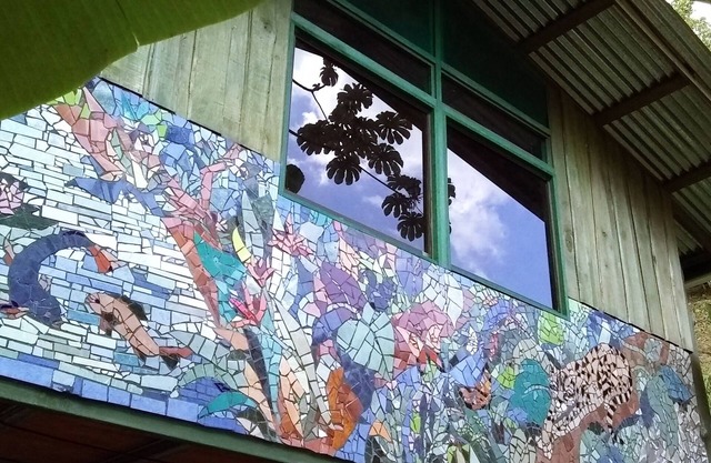Neue Auflistung! Mosaikbedeckte Hütte in Costa Ricas südlichen Bergen