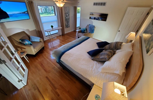 No parties, quiet, 3 bed, 2 bath.