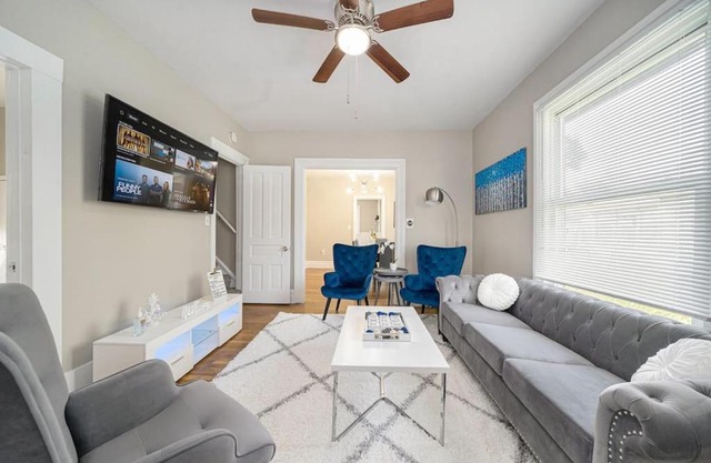 No Place Like Home - Welcome Friends and Families - Sleeps 10